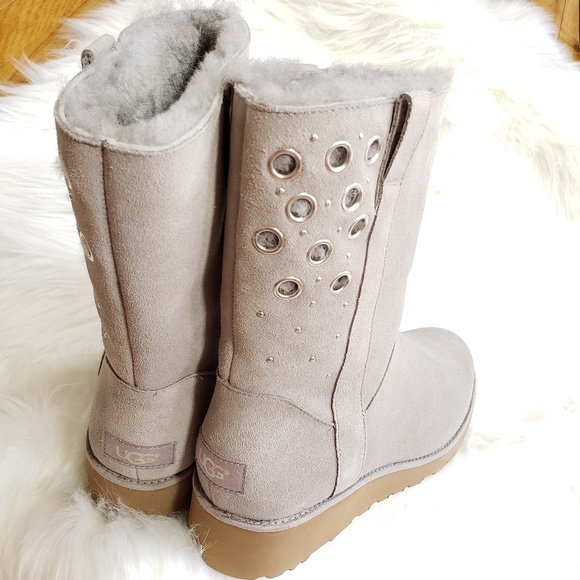 NWT UGG GREY PEEK-A-BOO (8.5) - Picture 2 of 4
